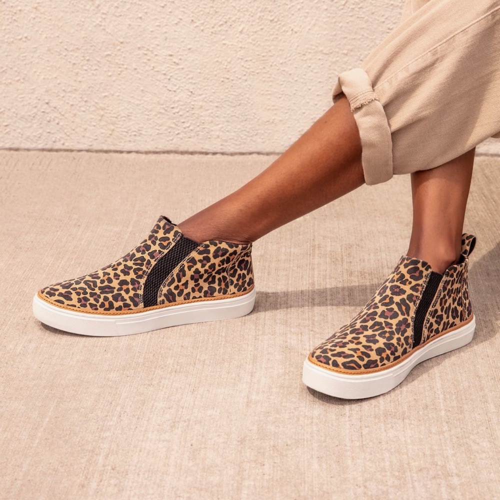 Tom’s Bryce Leopard Print High-Top Sneakers